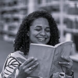 HABITAR AS PALAVRAS: meditação e criação
